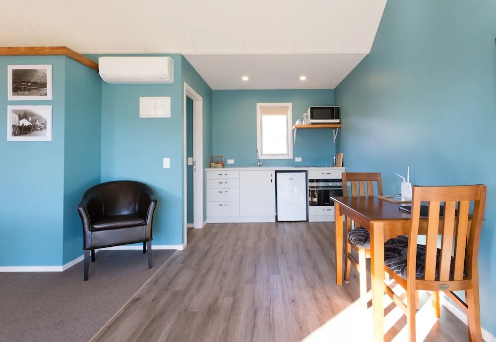 雙人木屋，配有雙人床