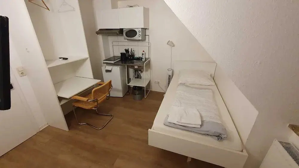 Economy room