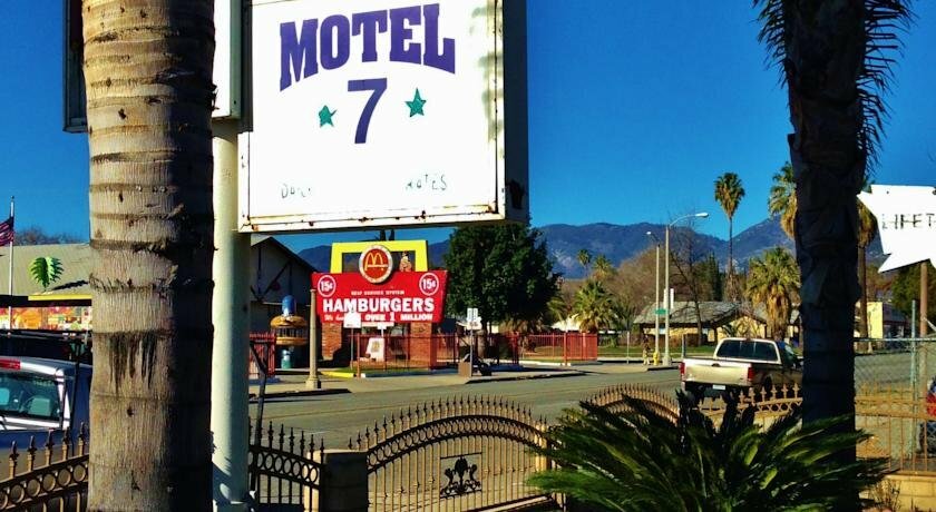 Downtown Motel 7 image