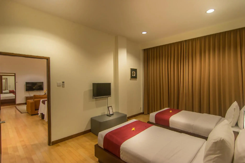 Seminyak Square Hotel And Villas — фото
