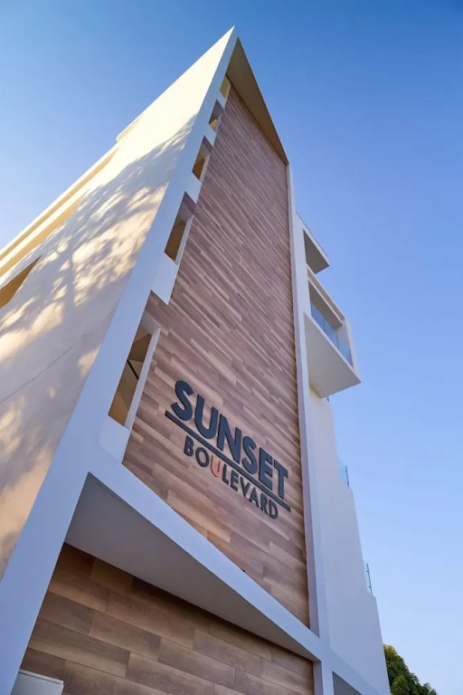 Sunset Blvd 3A - 2 Br Condo