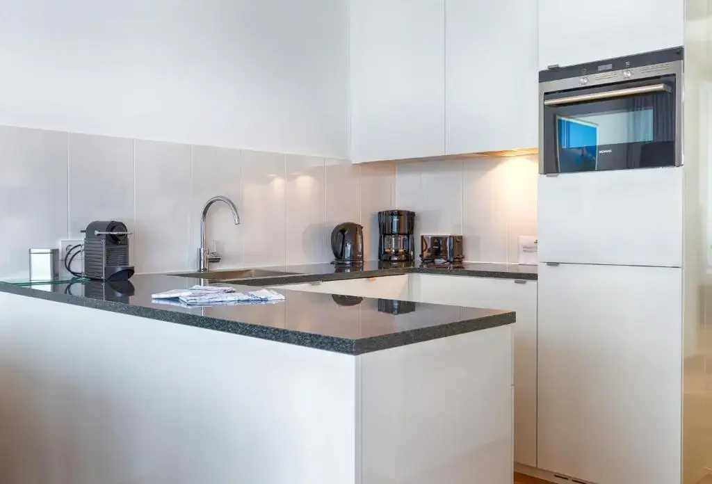2 Bedrooms Luxury Apartment with lake view