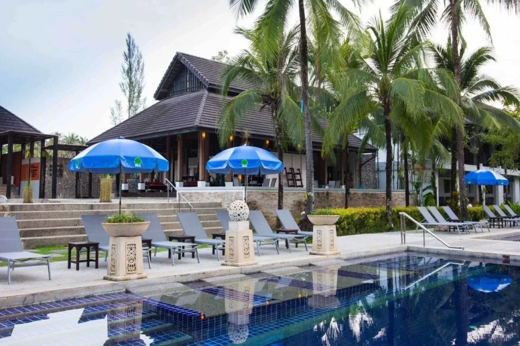Beach & Waterfront