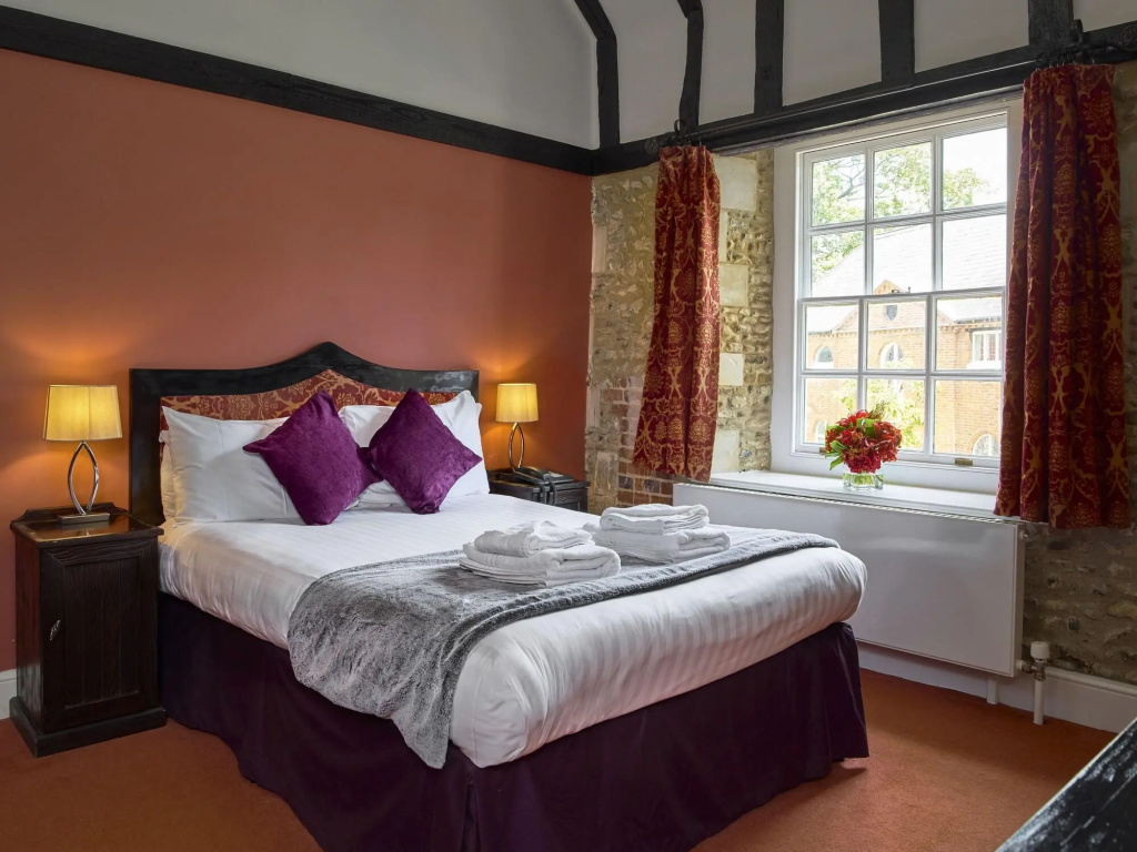 Hitchin Priory - Général