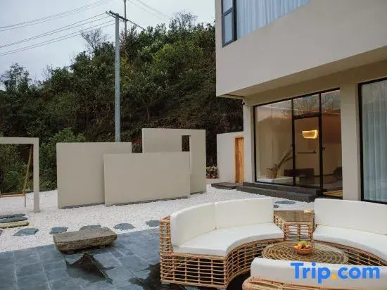 Tingshan Jiaoxia · Homestay: A Designer Riverside Mountain-View Retrea