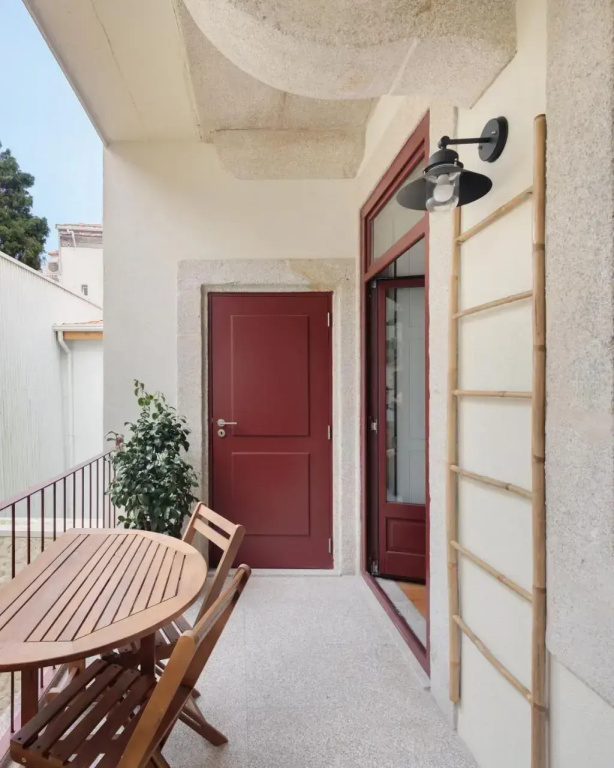Vibrant flat by São Bento w/balcony - Loureiro140