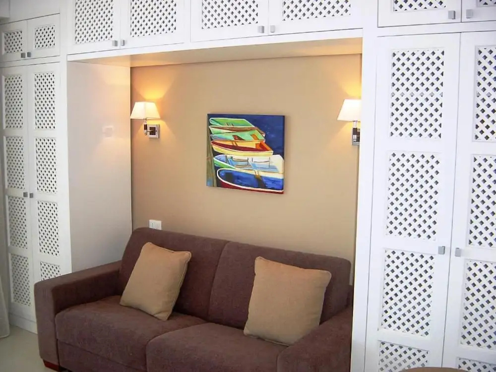 1 Bedroom Suite with balcony and beachfront
