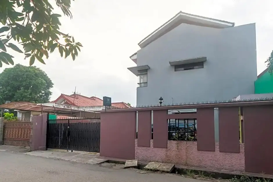 OYO Life 3162 Raihan Residence