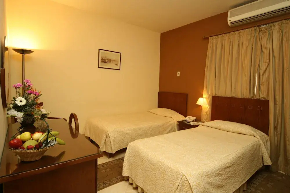 Golden Carven Hotel - Chambres