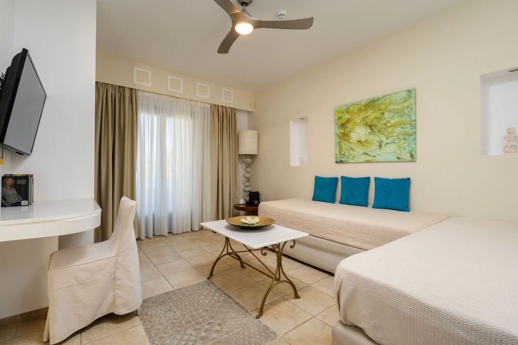 Mitos Suites — 4