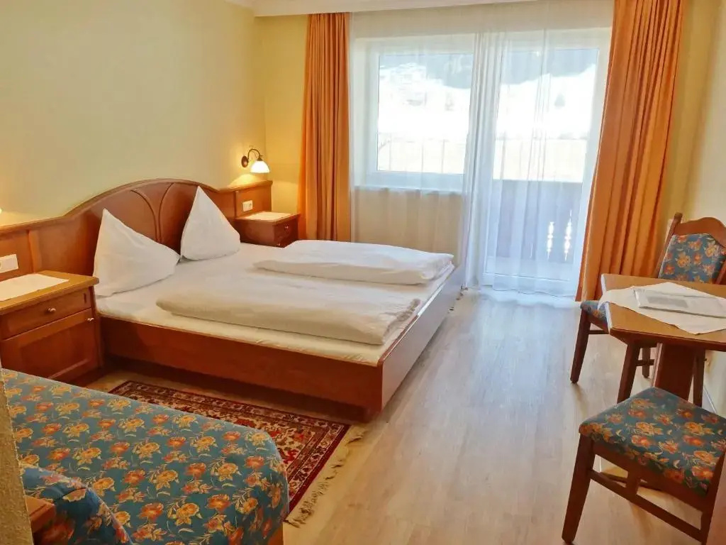 Standard Double room (full double bed)