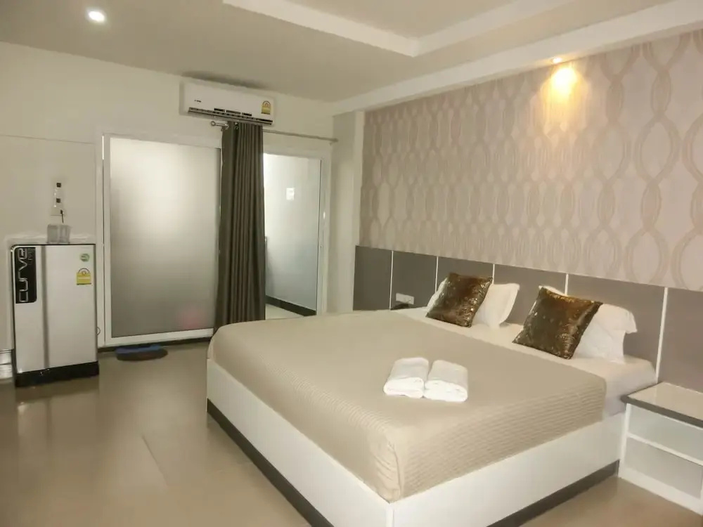 Standard Double room with balcony (full double bed)