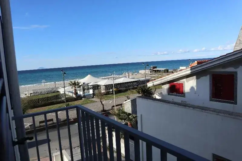 Junior Suite with partial sea view
