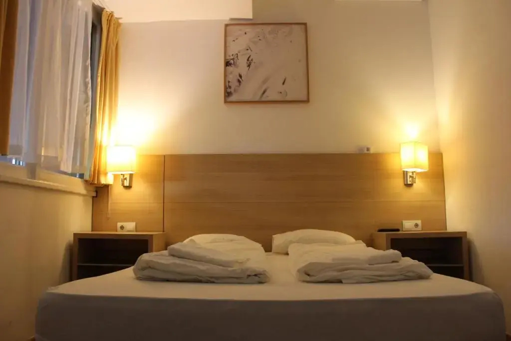 Superior Double room (full double bed)