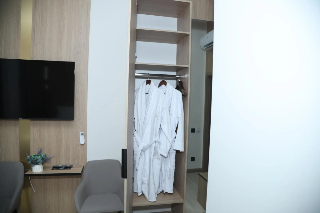 Standard Double room (full double bed)
