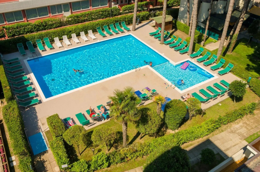 Hotel photo 12