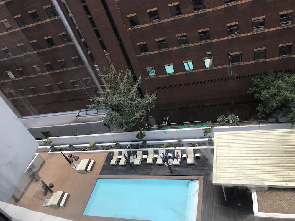 First Divine Suites - Hydro Park