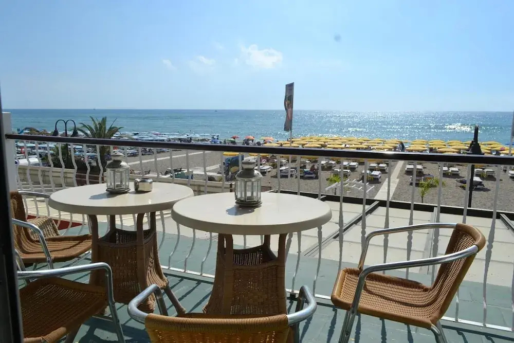Beach & Waterfront