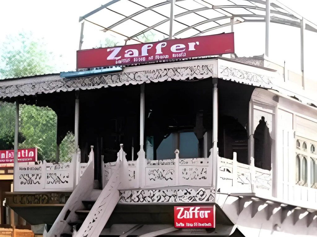 Zaffer Houseboats