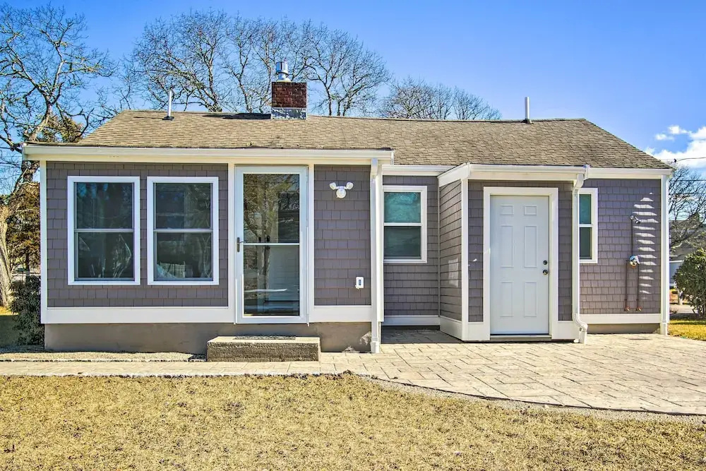 Walk to Shore: Updated Buzzards Bay Cottage!