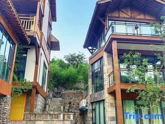 Yuntaishan Puju Lakeside Homestay