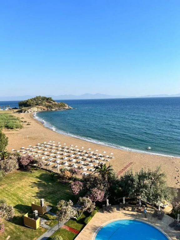 Beach & Waterfront