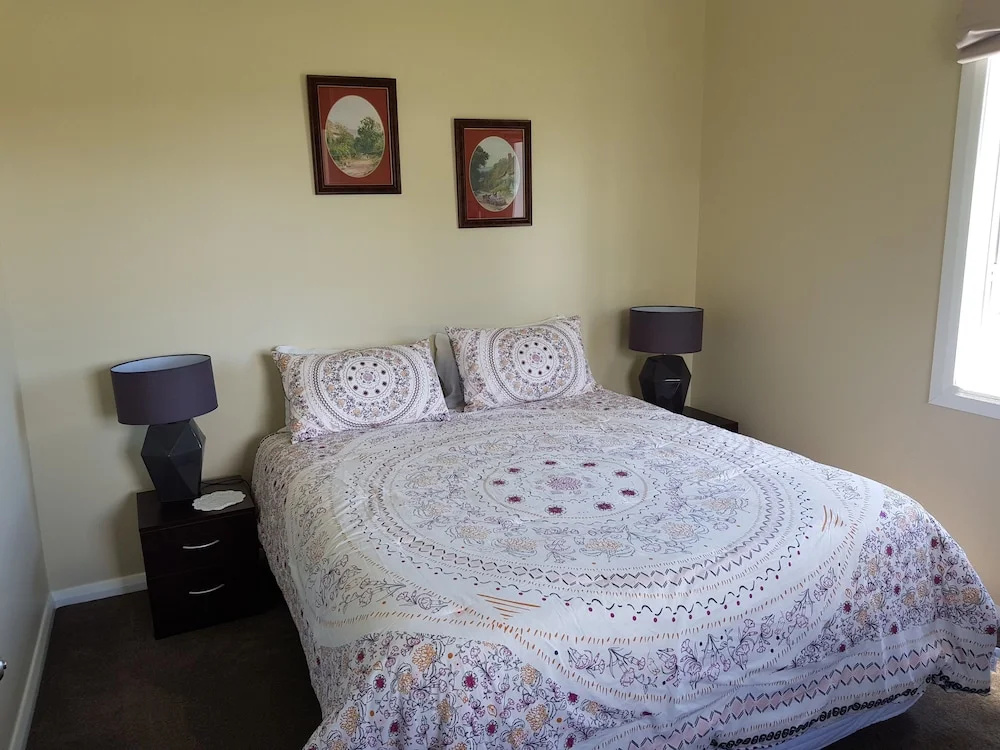 2 Bedrooms Cottage