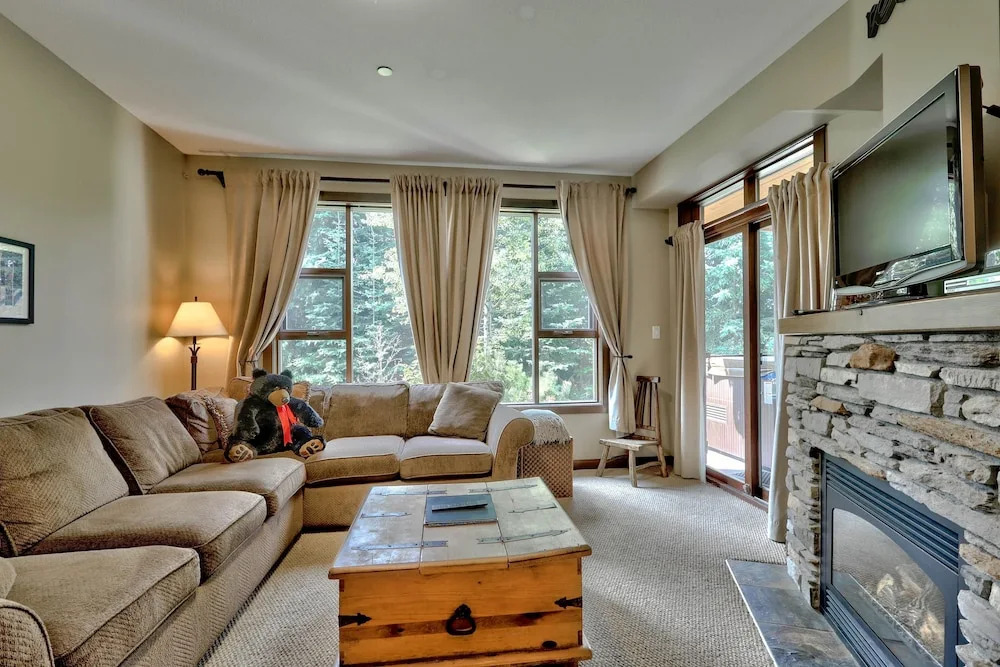 Stone's Throw #03 By Bear Country - фото 5