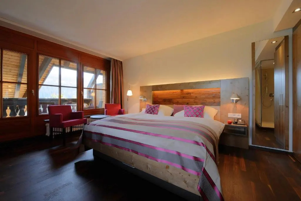 Deluxe Double room with balcony and with lake view (full double bed)