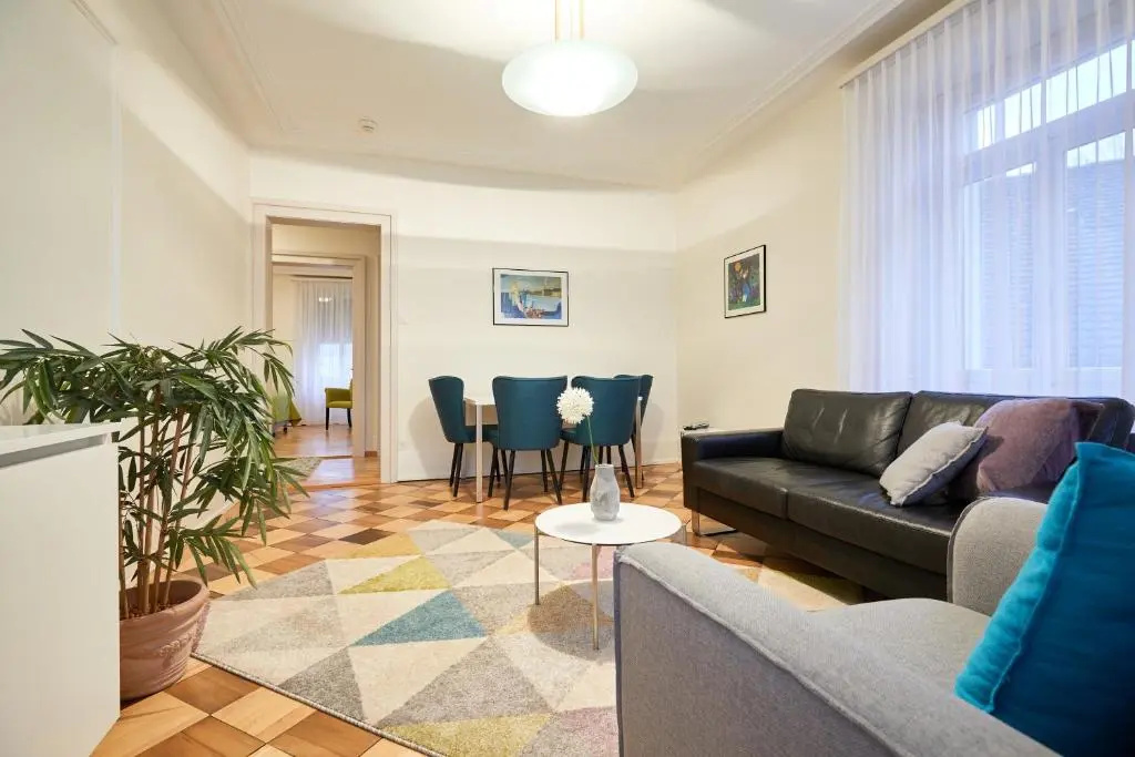 Family Apartment with lake view
