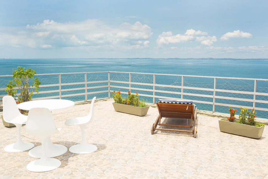 Beach & Waterfront