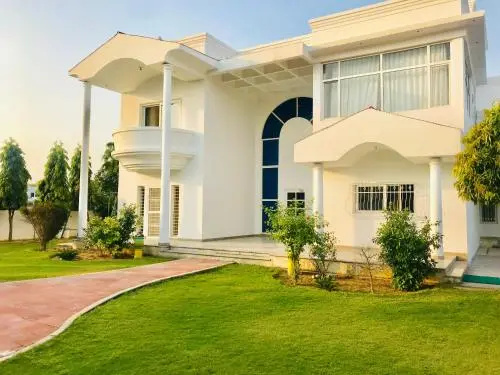 5Br Entire House 1200 Sqyd