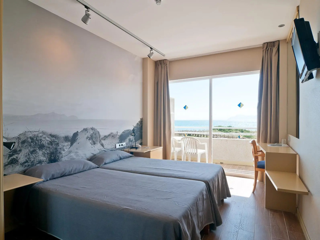 Standard Double room (full double bed)