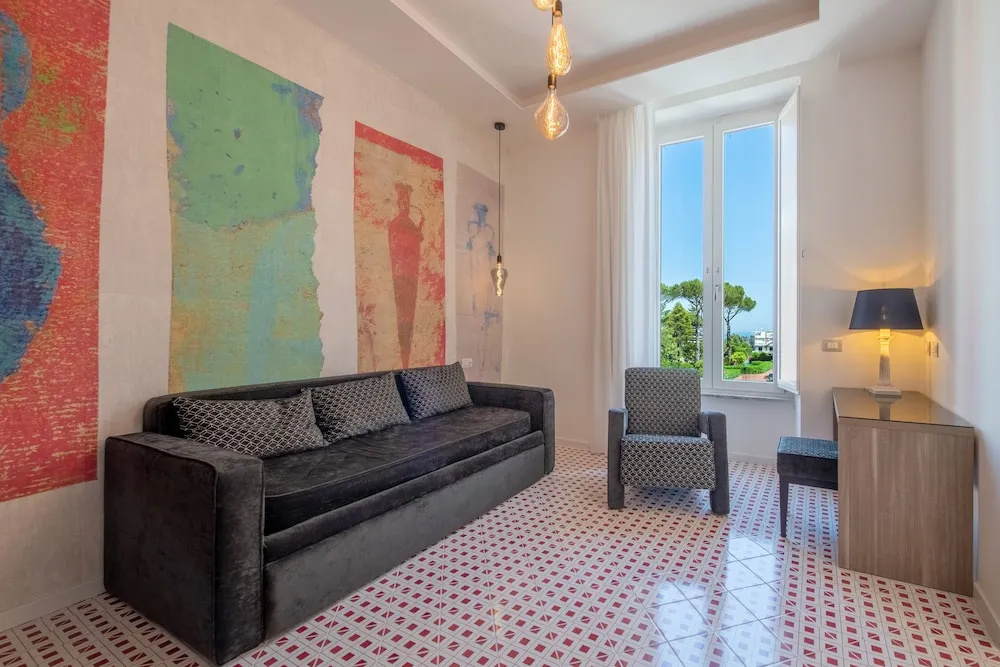 Suite with city view