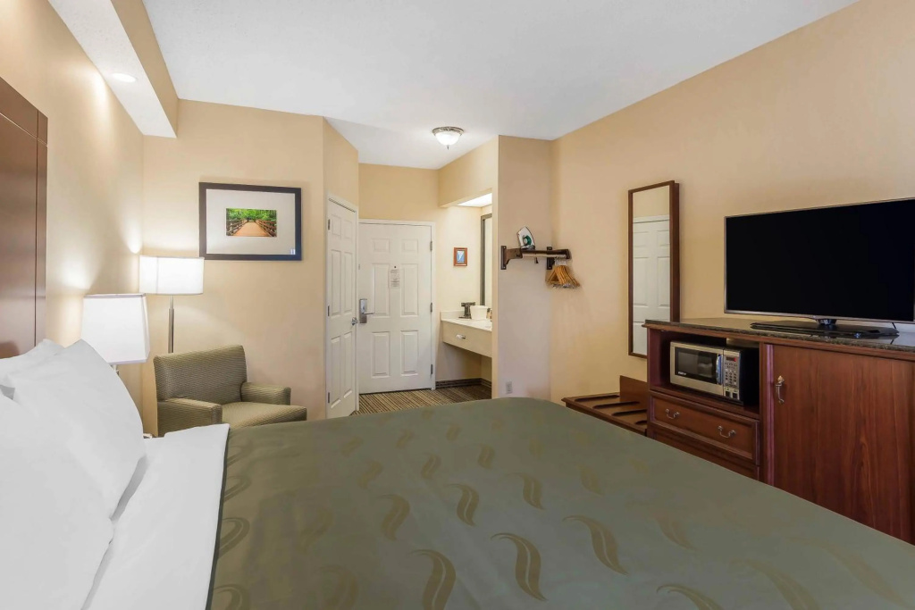 Quality Inn Alcoa Knoxville — 4