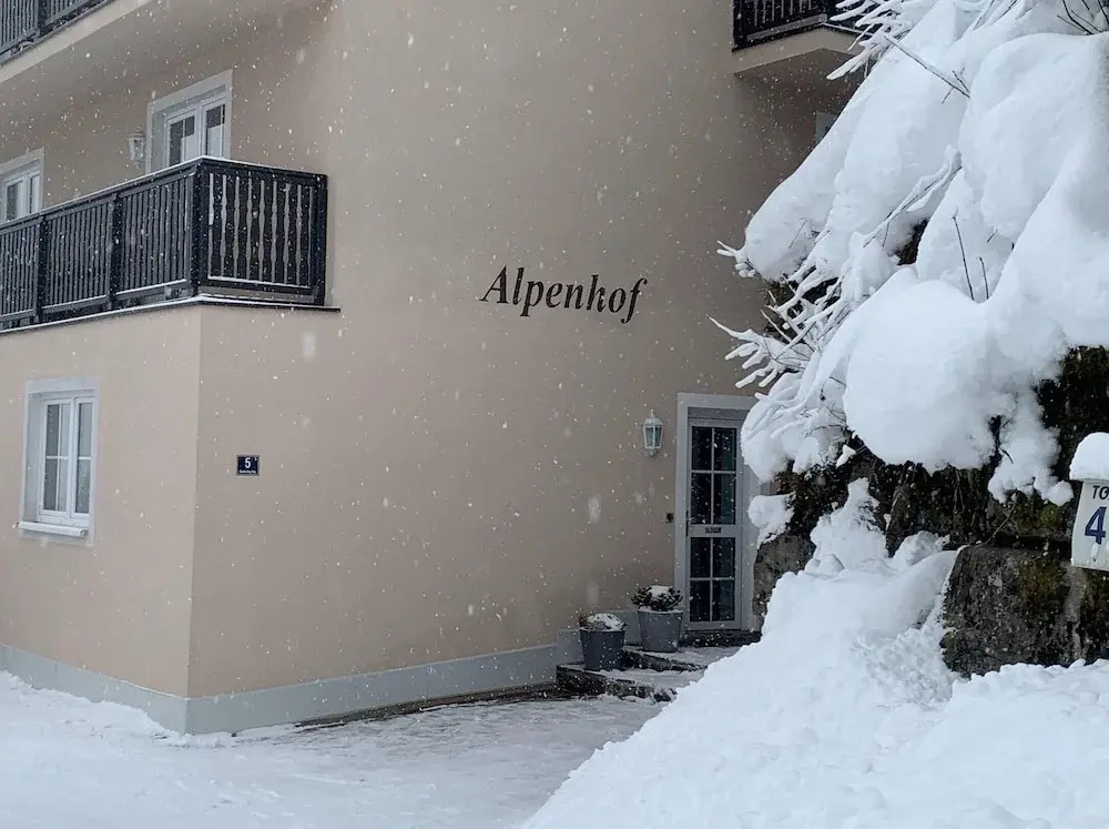 Alpine ski Apartment Getaway