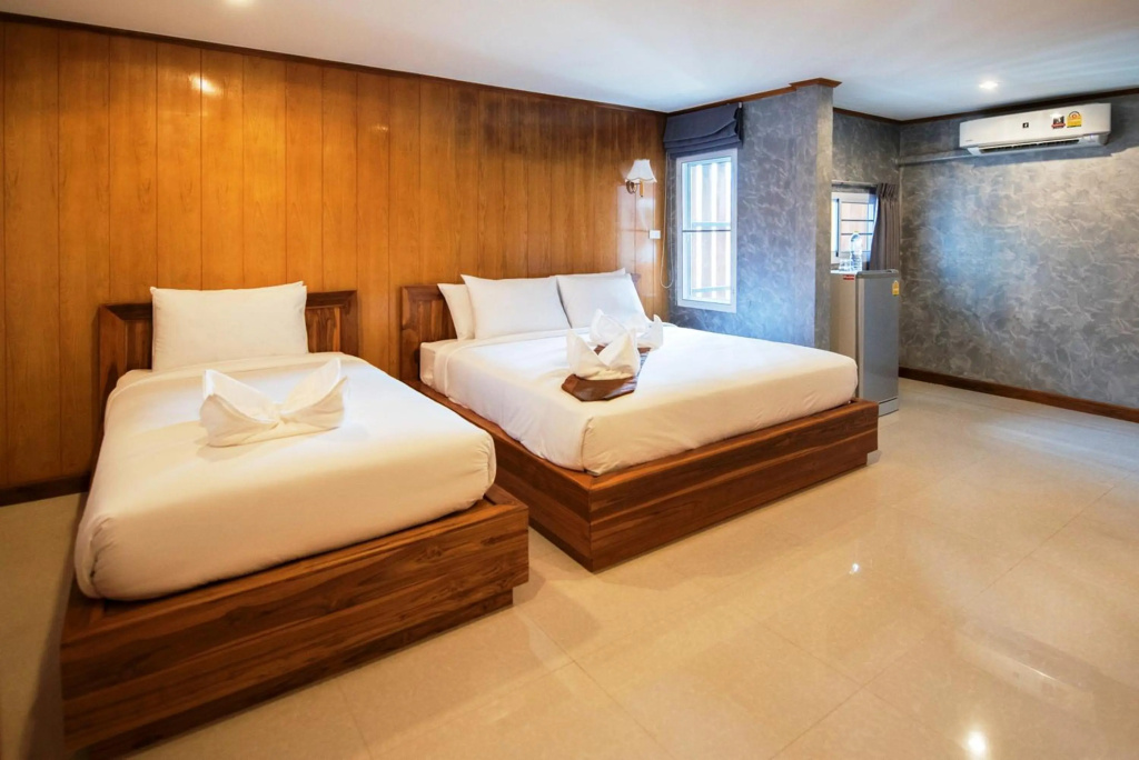 Viking Resort — 3