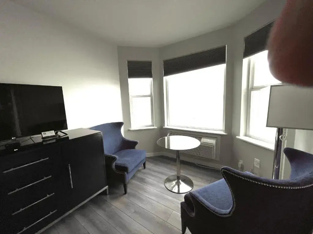 Deluxe Double room (full double bed)