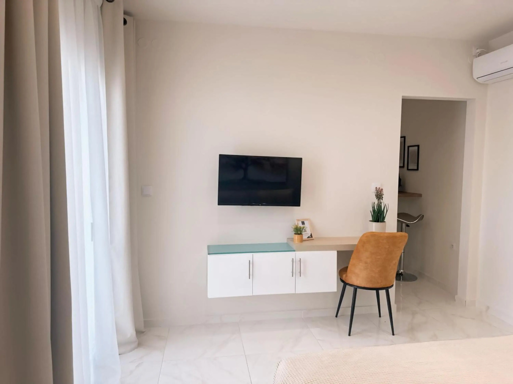 La Perla Apartments
