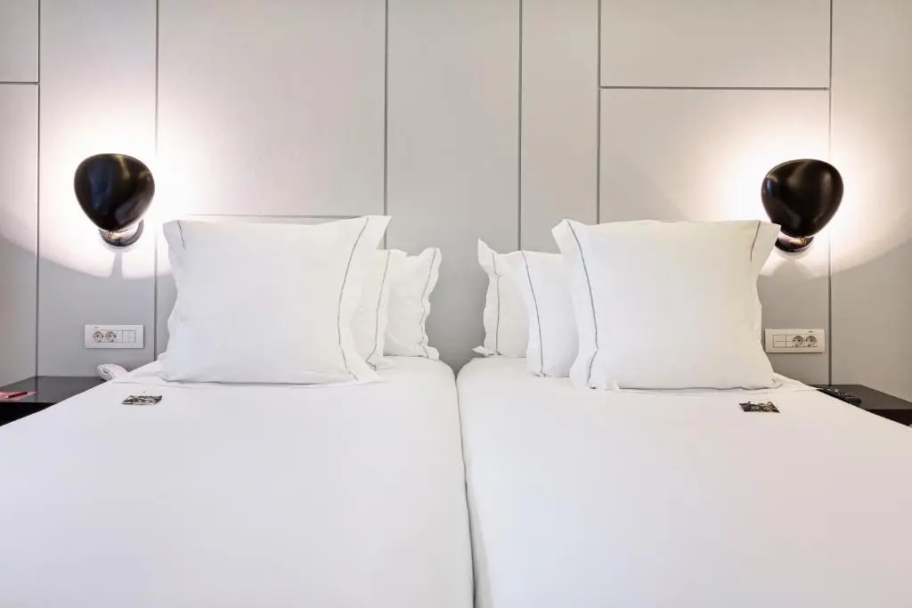 One Shot Standard Double room (full double bed)