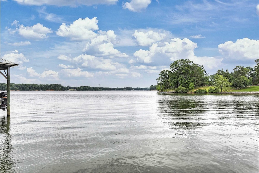 A Frame of Mind by Avantstay Lakefront Retreat Hot Tub + Game Room + Dock