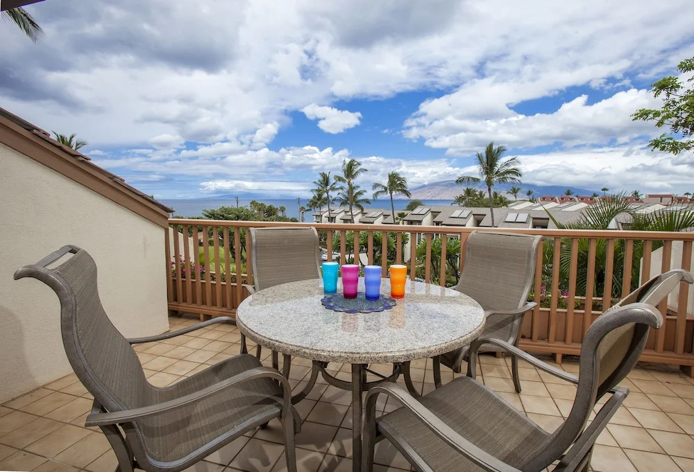 Maui Kamaole a 104 1 Bedroom Condo by Redawning