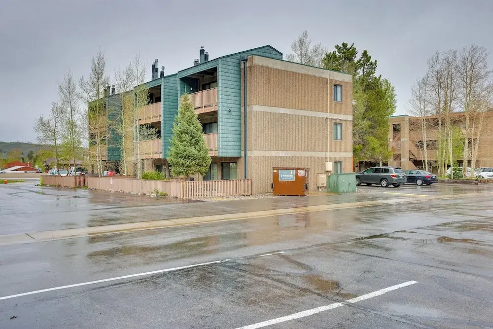 Walk to Main St! Condo w/ Hot Tub & Pool in Frisco