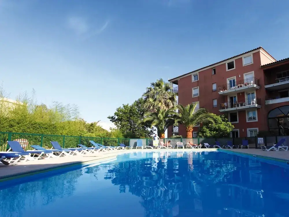 Voir la photo 4 — Apartment With AC at 150 m. From Beach