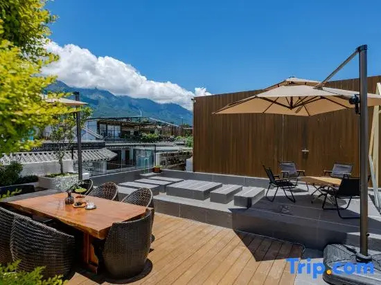 Yifeng Qiyu Resort Yard (South Gate Store of Dali Old City)