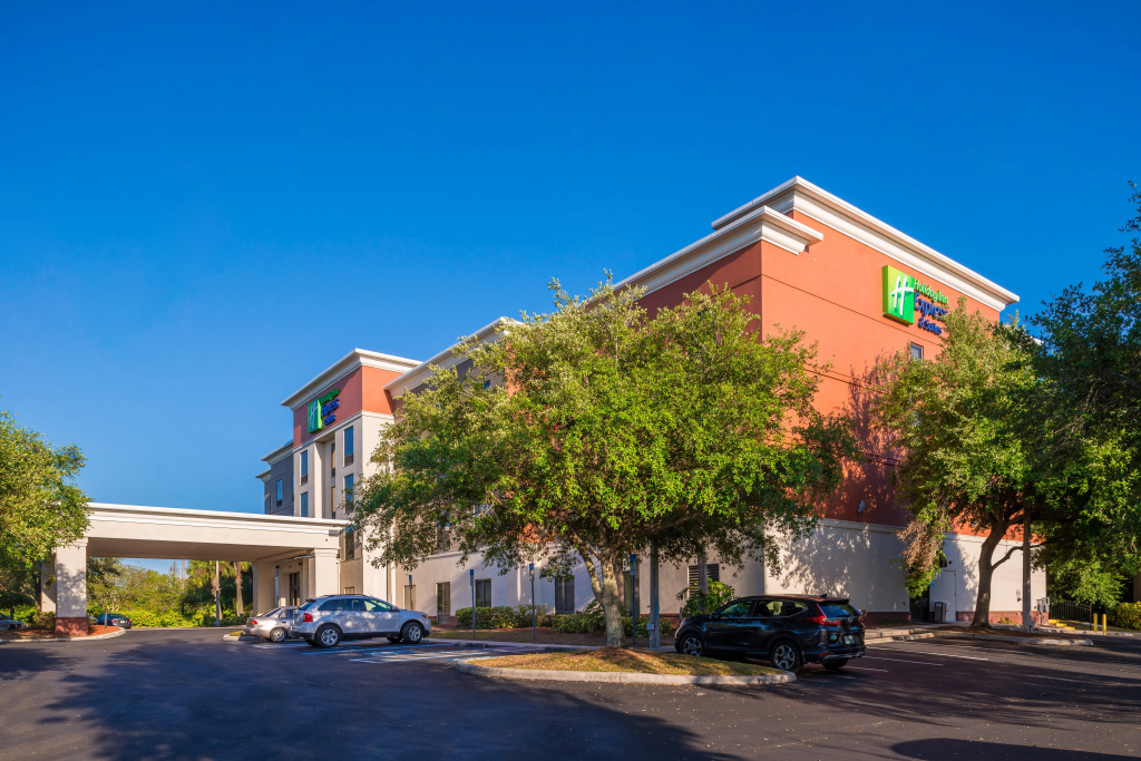 Holiday Inn Express Hotel & Suites Tampa-Anderson Rd/Veteran by IHG
