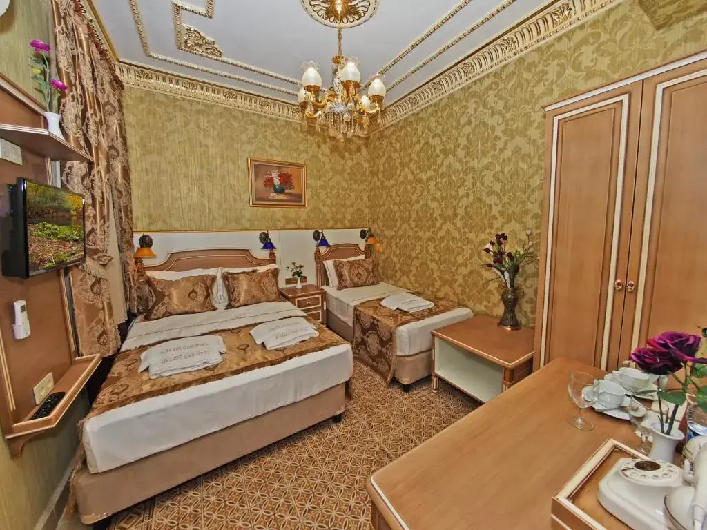 Sirkeci Gar Hotel — 4