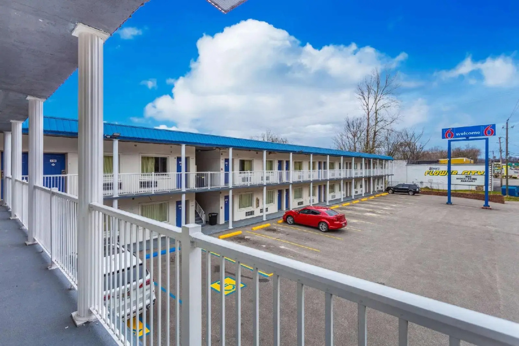 Motel 6 Huntington, WV