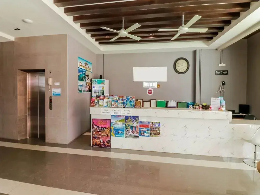 Lobby & Reception