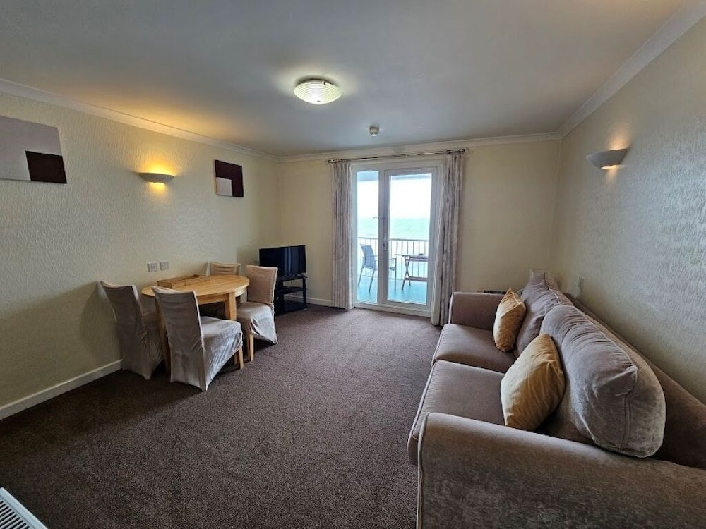 1 Bedroom Apartment with balcony and with sea view